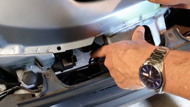 Replacement of alternator on Ford KA for the DIY or perhaps you should get a qualified mechanic? смотреть онлайн