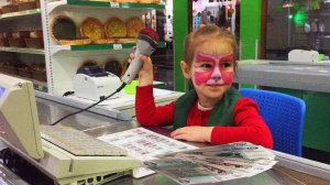 ВЛОГ Идем в бассейн  Алина едет в развлекательный центр Аквагрим и новые игрушки VLOG