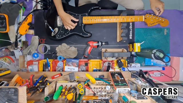 Guitar Squier Classic Vibe 70s Stratocaster HSS, Restring & Resetting смотреть онлайн