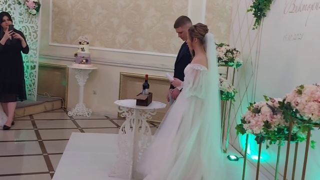 Гуляем на свадьбе.... Задорно и весело смотреть онлайн