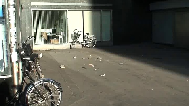 "Танцующий мусор" смотреть онлайн