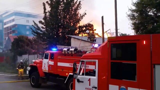 22.08.2017 Пожар на ул. Нижняя (Ижевск) смотреть онлайн