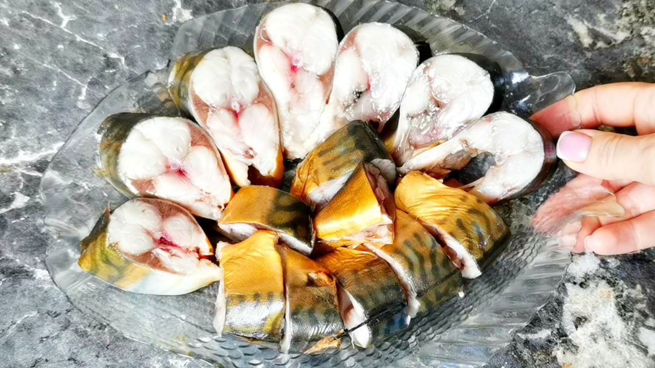 Скумбрия, как копченая. Очень просто и вкусно смотреть онлайн