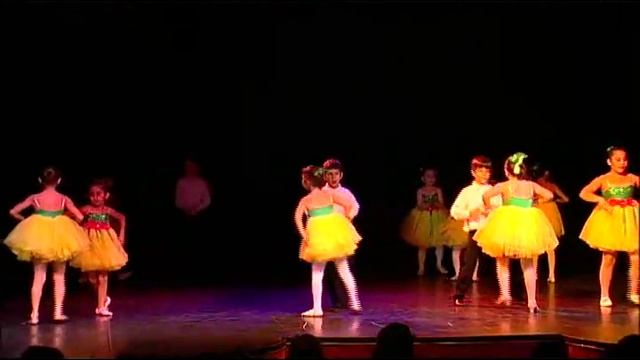 Krounk Dance Studio Polka смотреть онлайн