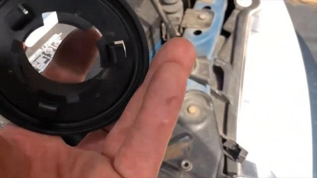 2001 Nissan Sentra Headlight bulb replacement смотреть онлайн