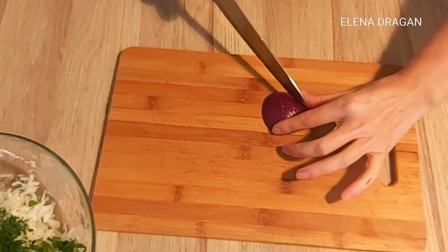 Салат из капусты, курицы и кукурузы. Легкий, вкусный салат на каждый день смотреть онлайн