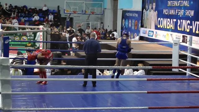 Габдрахманов Дамир (Лабиринт) - Егоров Семен (Лига) Первенство РБ по тайскому боксу 30.11.13 финал смотреть онлайн