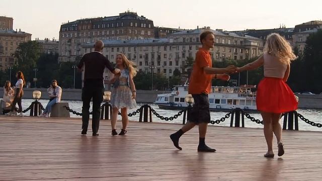 Хастл ОпенЭир на Набережной смотреть онлайн