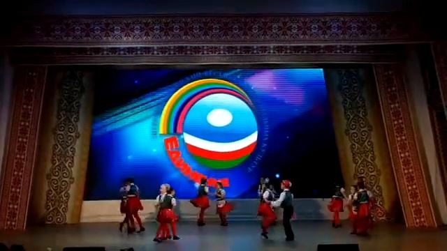 Это я выступают на сцене танец полька 2017 год там и я есть школа 31 смотреть онлайн