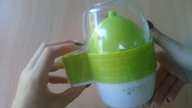 Набор кухонных принадлежностей от Avon.