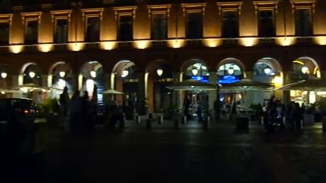 Toulouse place du Capitole / Ночная Тулуза смотреть онлайн