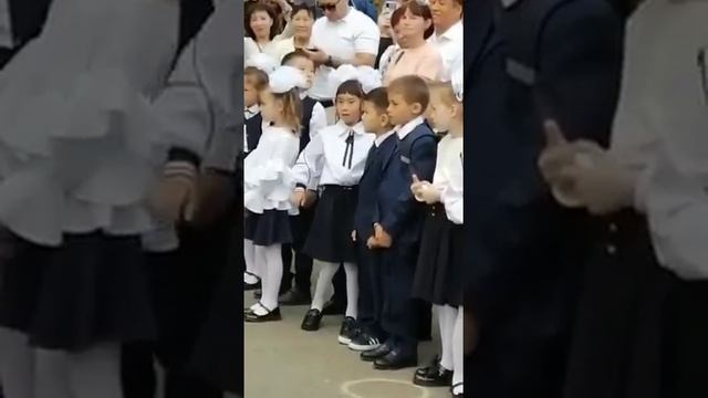 Пересмотрела 100 раз! Умора! Девочка зажгла на 1 сентября! смотреть онлайн