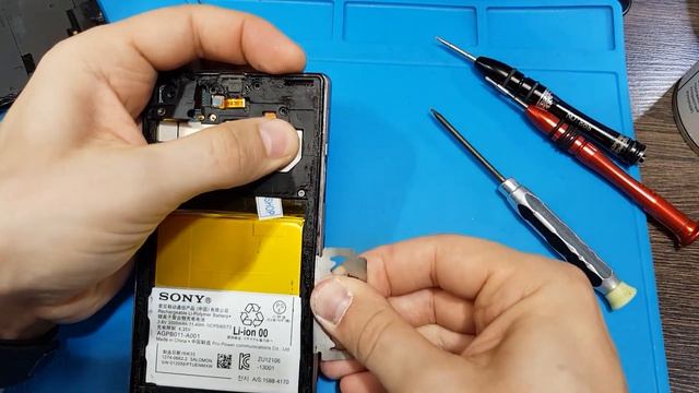 КАК РАЗОБРАТЬ SONY XPERIA Z1 ДЛЯ ЗАМЕНЫ ДИСПЛЕЙНОГО МОДУЛЯ смотреть онлайн