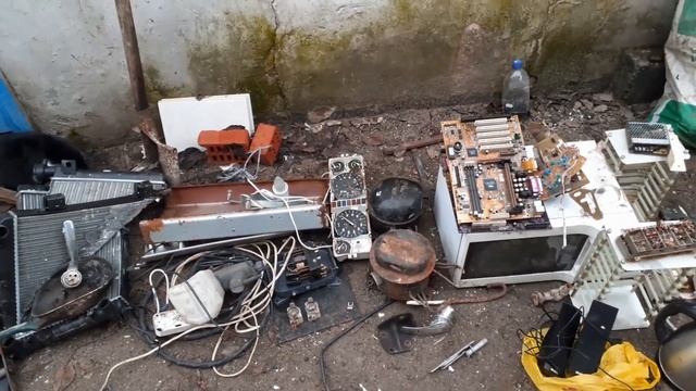 База снова кормит ! смотреть онлайн