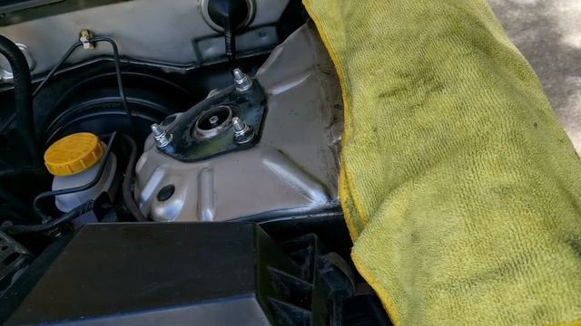 Shock mount / Strut Cap Cover for Nissan N16 смотреть онлайн