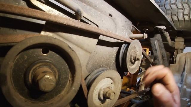 Cub Cadet lawn tractor drive belt replacement tips смотреть онлайн