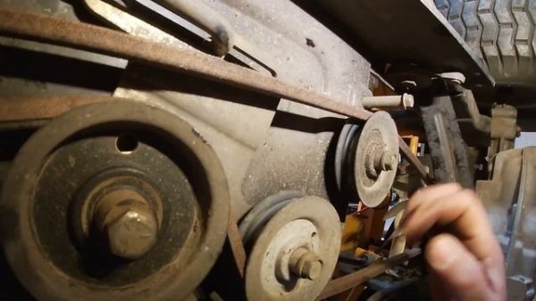 Cub Cadet lawn tractor drive belt replacement tips
