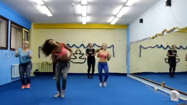 Фитнес на виноградаре 24.12.16 New Year party Fitness-Dance Studio STyL смотреть онлайн