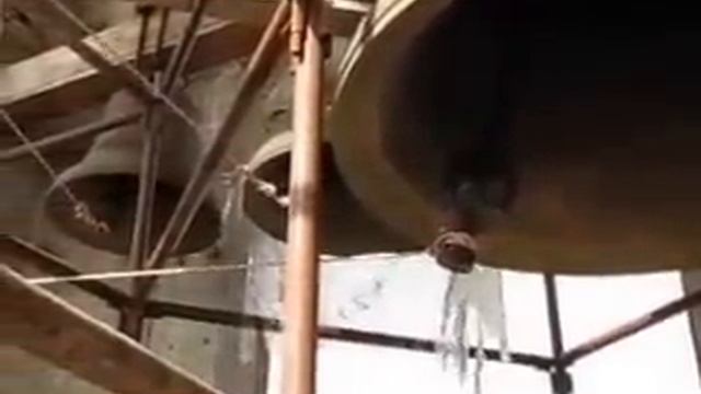 Колокольный звон в храме Покрова Божией Матери в Мариуполе 14.10.2014 смотреть онлайн