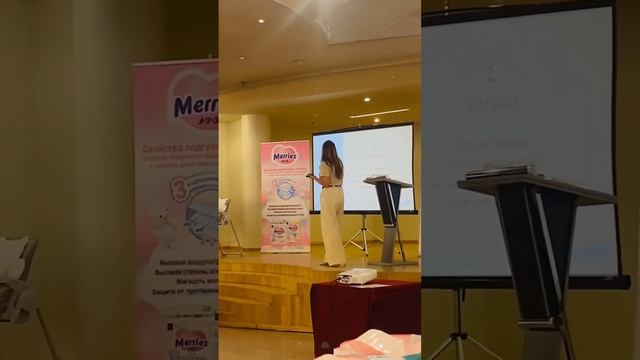 Как помочь ребёнку при коликах #колики #новорожденный #мамаималыш смотреть онлайн