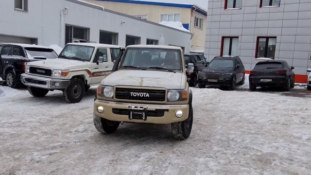 2022 TOYOTA LAND CRUISER 79 DOUBLE CAB ANNIVERSARY Moscow RUSSIA 01/2022 смотреть онлайн