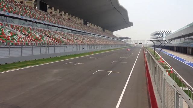 Ferrari 458 Challenge Buddh International Circuit смотреть онлайн