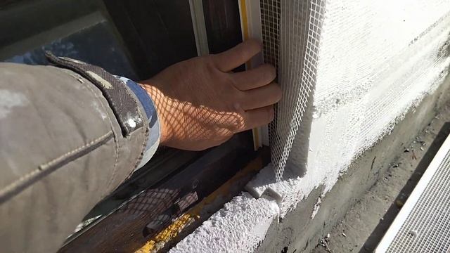 Тëплый откос или четверть, при утеплении фасада. Планка примыкания окна