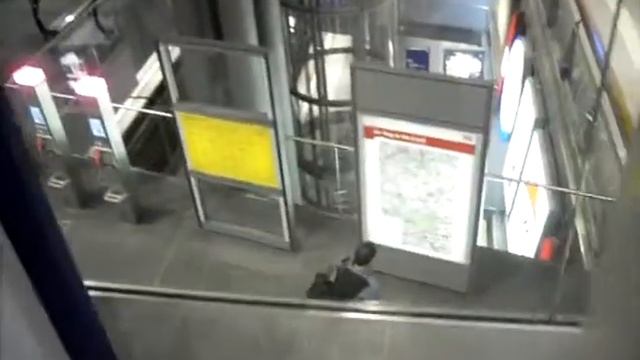 Берлин огромный главный Вокзал смотреть онлайн