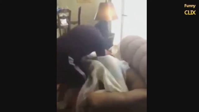 Жестокие приколы над спящими смотреть онлайн