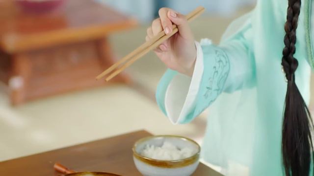 灰姑娘真實身份暴露，莊主想盡辦法巴結灰姑娘，誰知灰姑娘早已經看透他的壞心思！Ep4-3 смотреть онлайн