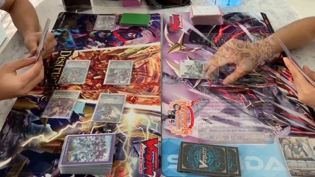 Cardfight Vanguard Standard: Spike Brothers VS Oracle Think Tank Tsukuyomi Rounds 1&2 смотреть онлайн