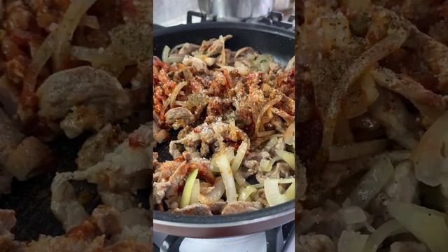 Свинина по-строгановски?#мясо#гуляш#подлива#бефстроганов смотреть онлайн
