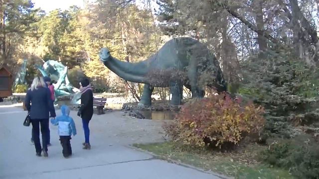 01. Новосибирский зоопарк. Аллеи. смотреть онлайн