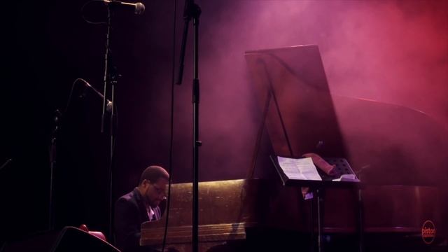 Roy Hargrove Quintet - Strasbourg St Denis смотреть онлайн