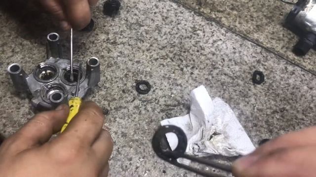 Заміна сальників масла в мийці керхер апарат високого тиску мийка Kerher