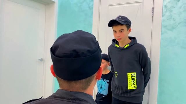 НЕСНОСНЫЕ БОГАЧИ 48 ЧАСОВ ПОД ДОМАШНИМ АРЕСТОМ / СКЕТЧ CRAZY Богдаш смотреть онлайн