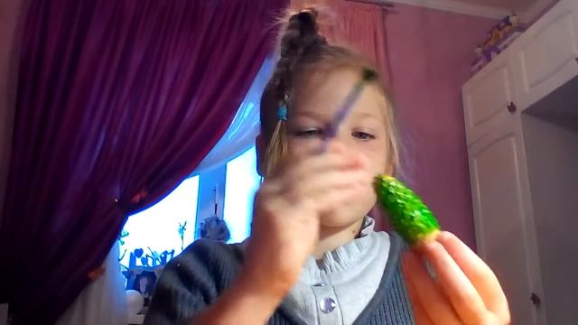 Как сделать игрушку на ёлку из шишки смотреть онлайн