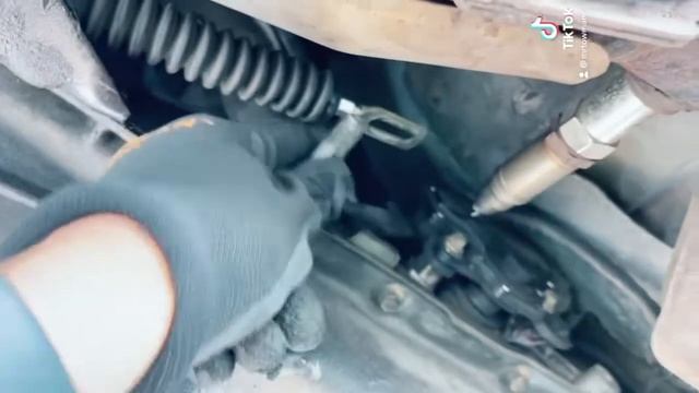 2002 Ford Crown Victoria ❗️Gears Don’t Changed, Loose Shift lever ⚠️How to drop Linkage смотреть онлайн