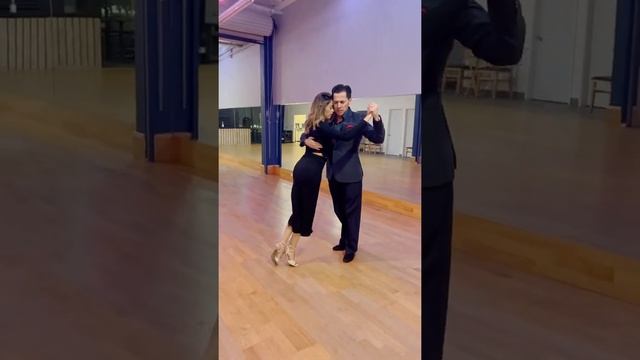 Katia Diamond & Cristian Bravo Argentine Tango at Dance Headquarters SD смотреть онлайн