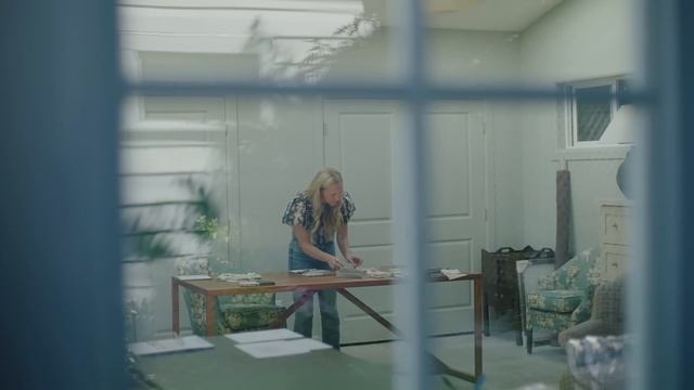 Heidi Caillier Delves into the Art of Blending the Past with the Present in her Tacoma Home смотреть онлайн