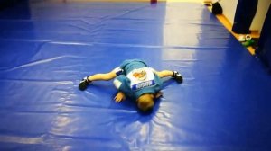 КУВЫРОК назад с выходом на ШПАГАТ. Самбо дети