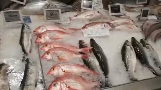 Большой выбор рыбы и морепродуктов на Тенерифе