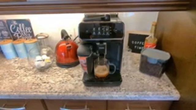 Philips LatteGo 2230 (Coffee size review) Wasn't great...... смотреть онлайн