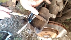 Замена тормозных колодок на Opel Vivaro 1.9dti 2003 года