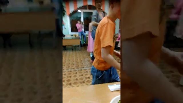 Алкашня/танцы в кавычках 21века/дискотека в школе смотреть онлайн