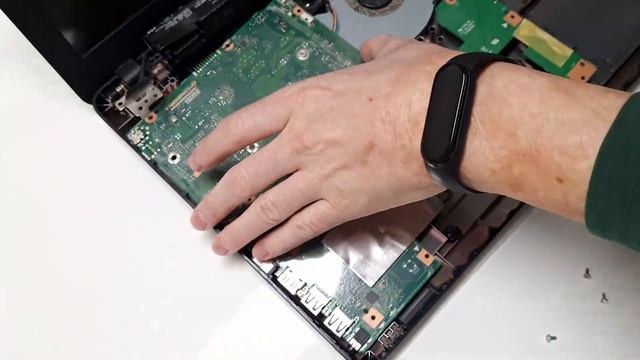 Asus R540L Laptop Akku austauschen Windows Treiber und Optionale Updates installieren смотреть онлайн