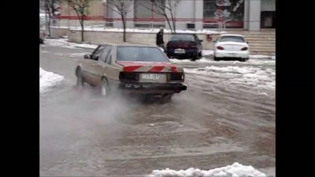 Snow Drifting In Jordan (Toyota Carina, Opel Kadett, Toyota Ae86, BMW E30) смотреть онлайн