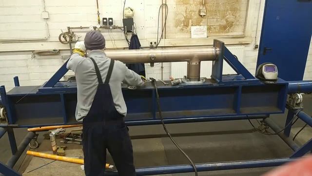 Рабочий день сварщика. смотреть онлайн