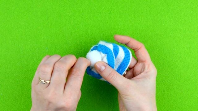 Как сделать снеговика своими руками | DIY Новогодние поделки смотреть онлайн