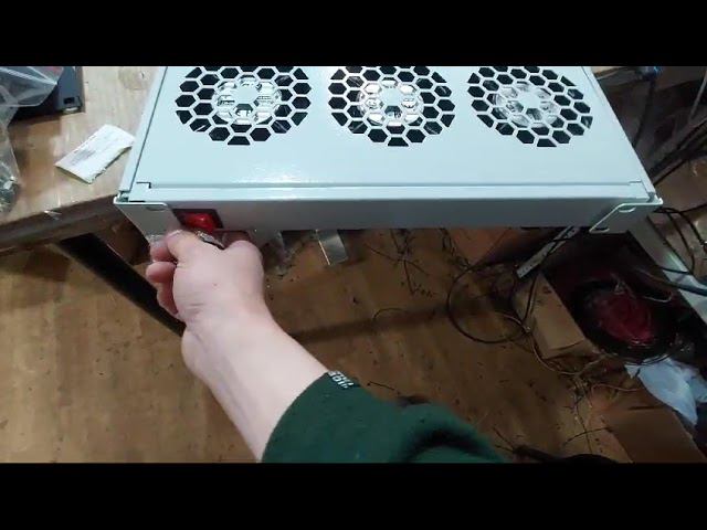 Выходной контроль вентиляторного модуля 19 дюймов на 6 кулеров, серого цвета смотреть онлайн